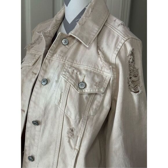 Abercrombie & Fitch light pink ladies destroyed denim jacket - Picture 2 of 11